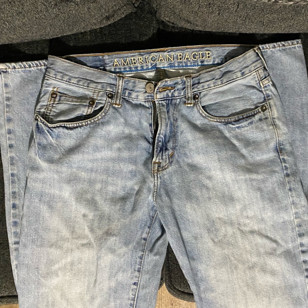 Men’s American Eagle light blue jeans